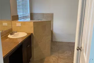404 Mesa Dr, Del Valle, TX 78617 - Photo 5