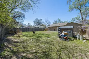 823 Hickory St, Rockdale, TX 76567 - Photo 19