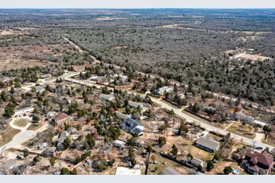 147 SE Jasmine Heights SE, Elgin, TX 78621 - Photo 9