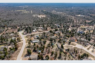 147 SE Jasmine Heights SE, Elgin, TX 78621 - Photo 5