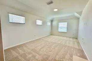 185 Young St, Buda, TX 78610 - Photo 5
