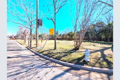401 Oak Plaza, Austin, TX 78753 - Photo 5
