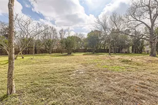 401 Oak Plaza, Austin, TX 78753 - Photo 1