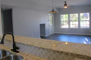 2805 E 22nd St, Austin, TX 78722 - Photo 11