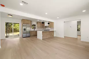 1400 Glencrest Dr, Austin, TX 78723 - Photo 9