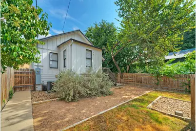 1711 E 7th Street #1, Austin, TX 78702 - Photo 31
