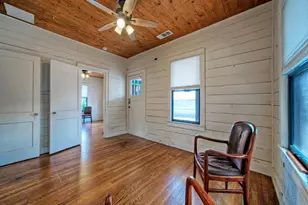 1711 E 7th St, Austin, TX 78702 - Photo 19
