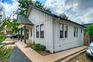 1711 E 7th St, Austin, TX 78702 - Photo 5