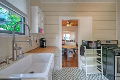 1711 E 7th Street, Austin, TX 78702 - Photo 15
