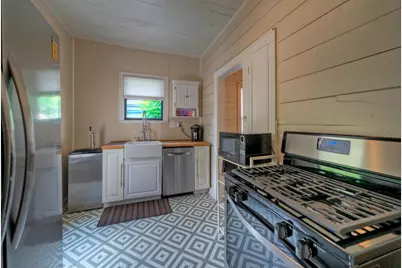 1711 E 7th Street #1, Austin, TX 78702 - Photo 17