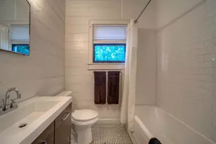 1711 E 7th St, Austin, TX 78702 - Photo 21