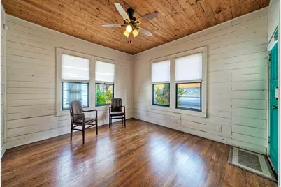 1711 E 7th Street #1, Austin, TX 78702 - Photo 11