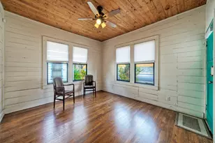 1711 E 7th St, Austin, TX 78702 - Photo 11