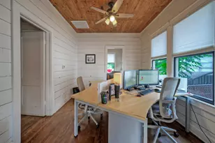 1711 E 7th St, Austin, TX 78702 - Photo 13