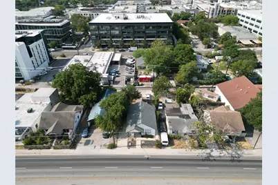 1711 E 7th Street #1, Austin, TX 78702 - Photo 35