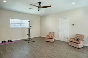 2409 Pecan St, Bastrop, TX 78602 - Photo 5