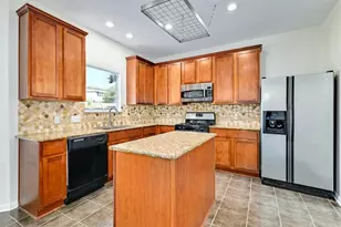 20308 Farm Pond Ln, Pflugerville, TX 78660 - Photo 7