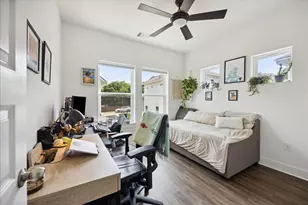 5006 Baker St, Austin, TX 78721 - Photo 13