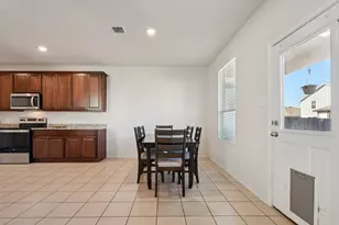 185 Katie Elder Dr, Jarrell, TX 76588 - Photo 5