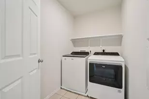 185 Katie Elder Dr, Jarrell, TX 76588 - Photo 13