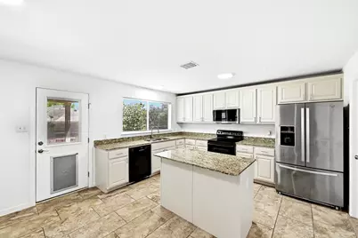19301 Sunken Creek Pass, Pflugerville, TX 78660 - Photo 5