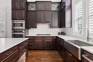 1023 Juniper St, Austin, TX 78702 - Photo 15