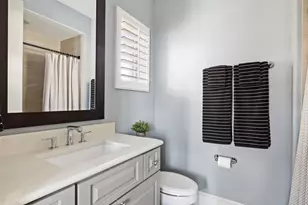 1023 Juniper St, Austin, TX 78702 - Photo 7