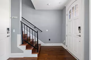 1023 Juniper St, Austin, TX 78702 - Photo 5