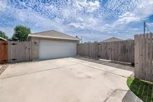 1625 Arapaho Mountain Pass, Leander, TX 78641 - Photo 29