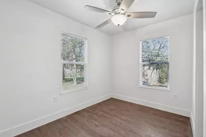 304 Harris Street, Smithville, TX 78957 - Photo 21