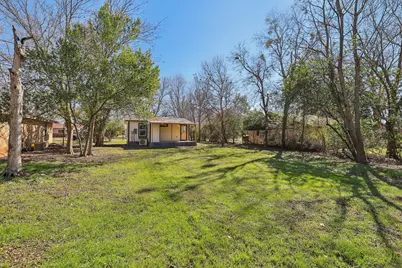 304 Harris Street, Smithville, TX 78957 - Photo 29