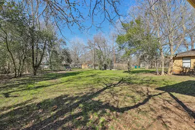 304 Harris Street, Smithville, TX 78957 - Photo 23