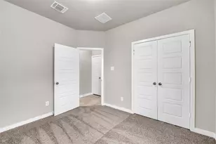 133 Walk Way Dr, Jarrell, TX 76537 - Photo 5