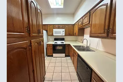1906 Robbins Place #308, Austin, TX 78705 - Photo 7