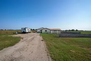 142 Zimmerhanzel Rd, Flatonia, TX 78941 - Photo 3