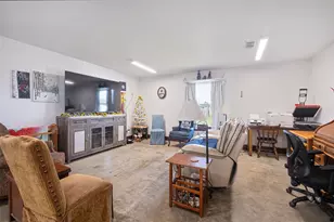 142 Zimmerhanzel Rd, Flatonia, TX 78941 - Photo 7