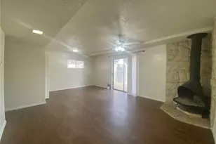 602 Hammack Dr, Austin, TX 78752 - Photo 19