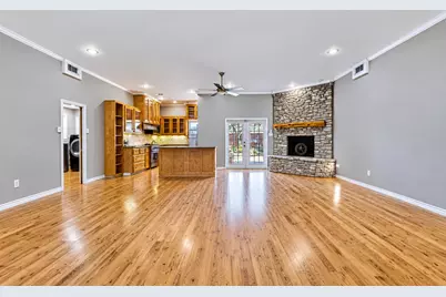 8015 Gault Street, Austin, TX 78757 - Photo 5