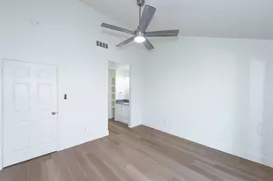 2704 Catalina Dr, Austin, TX 78741 - Photo 17