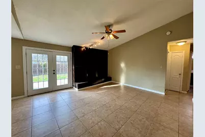 2409 Village Walk, Austin, TX 78744 - Photo 5
