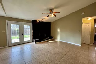 2409 Village Walk, Austin, TX 78744 - Photo 5