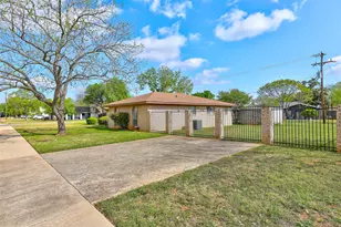 2303 Dawn Dr, Georgetown, TX 78628 - Photo 3