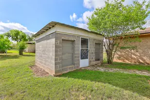 2303 Dawn Dr, Georgetown, TX 78628 - Photo 27