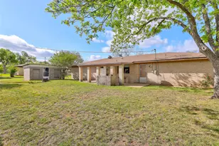 2303 Dawn Dr, Georgetown, TX 78628 - Photo 25