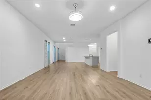 148 Rowdy Yates Wy, Jarrell, TX 76537 - Photo 9