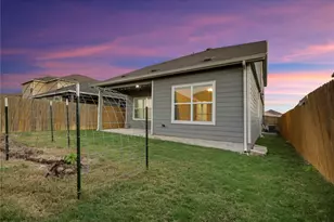 148 Rowdy Yates Wy, Jarrell, TX 76537 - Photo 37