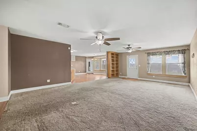 537 Mesa Drive, Del Valle, TX 78617 - Photo 5