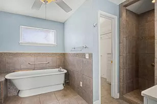 537 Mesa Dr, Del Valle, TX 78617 - Photo 13