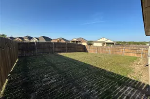 1704 T H Johnson Dr, Taylor, TX 76574 - Photo 33