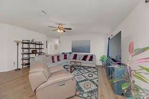 1704 T H Johnson Dr, Taylor, TX 76574 - Photo 5